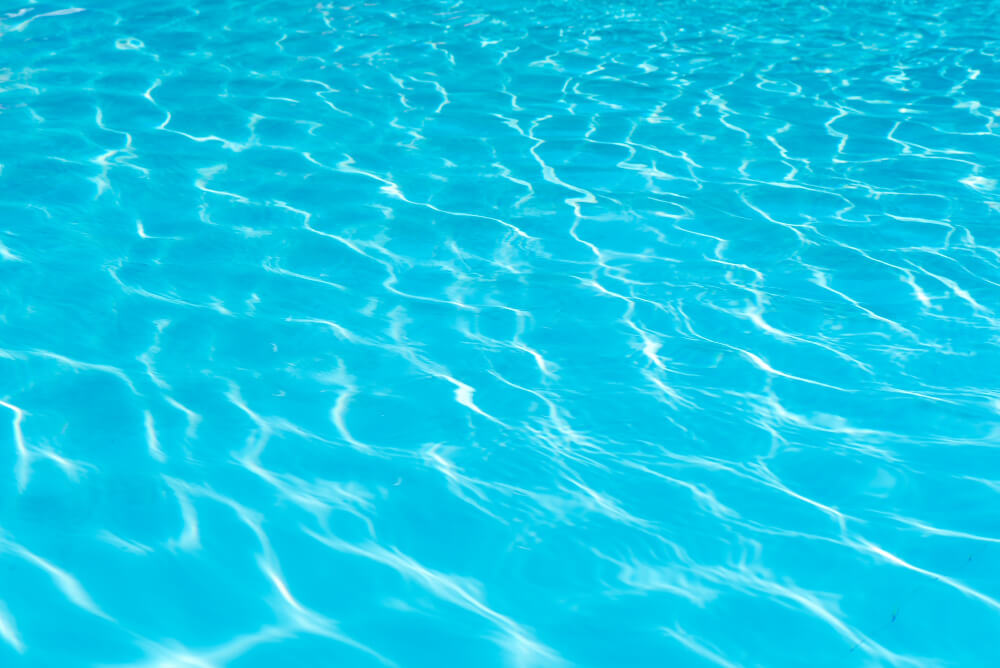 Eau de piscine verte remède de grand-mère : 7 solutions naturelles efficaces en 2025 3