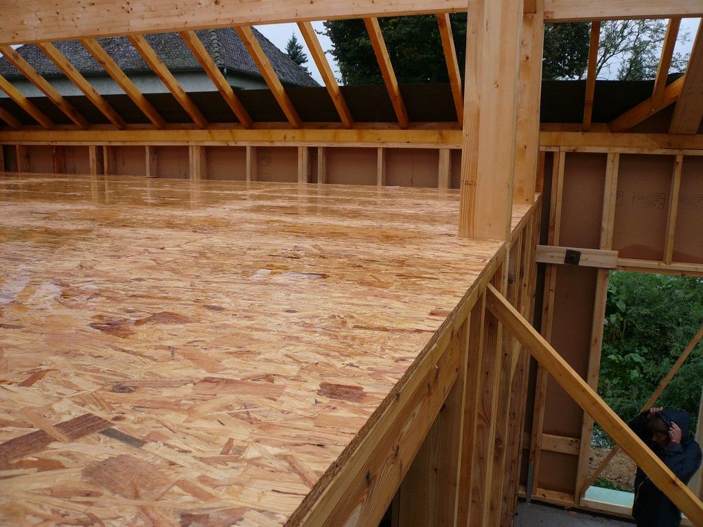 Les panneaux d'OSB peuvent-ils rester à l'extérieur sous la pluie ? 3