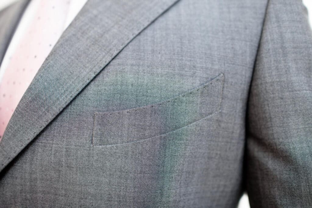 Faut-il découdre les poches des manteaux et des vestes ? 3 poche manteau cousue