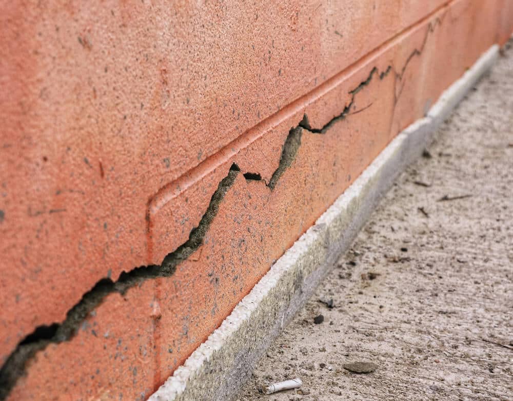 Fissure en escalier "non structurelle" : faut-il s'inquiéter ? 3
