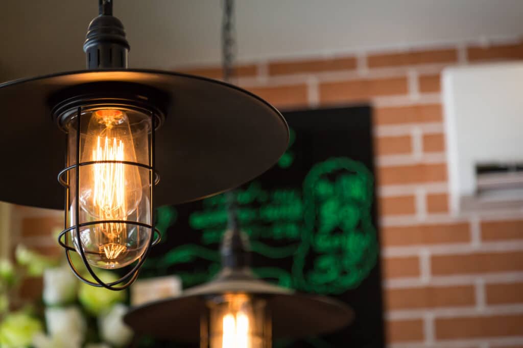 Lumière qui s'éteint toute seule : signification spirituelle et explication technique 3